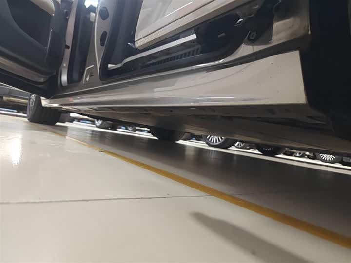 Фото 22 - Zeekr 009