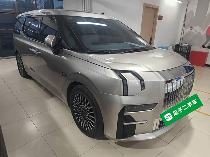 Фото 4 - Zeekr 009