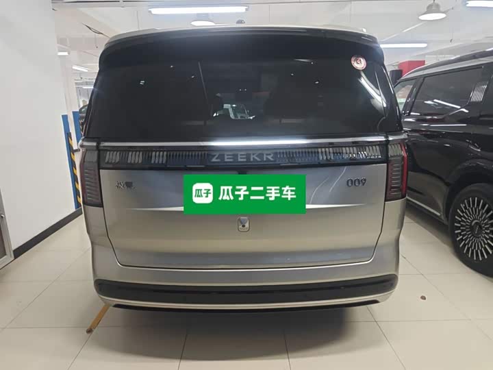 Фото 6 - Zeekr 009