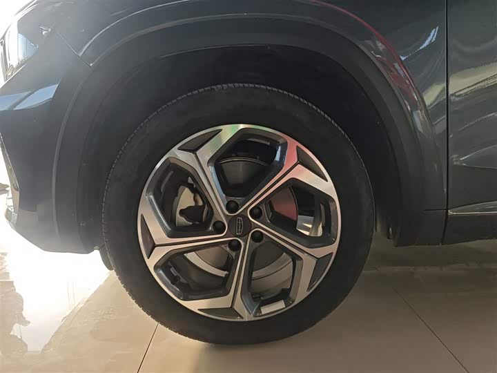 Фото 23 - Geely Monjaro