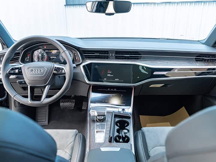 Фото 11 - Audi A6L