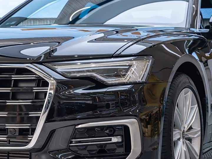 Фото 2 - Audi A6L