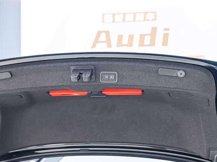 Фото 3 - Audi A6L