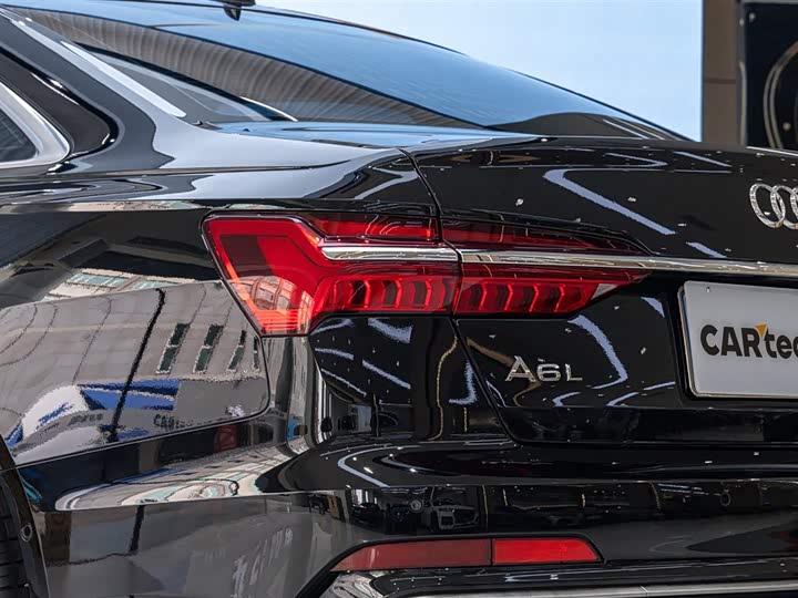 Фото 8 - Audi A6L