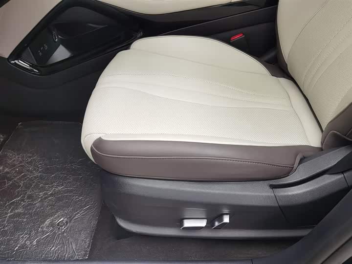 Фото 20 - BYD Song Plus Hybrid/EV