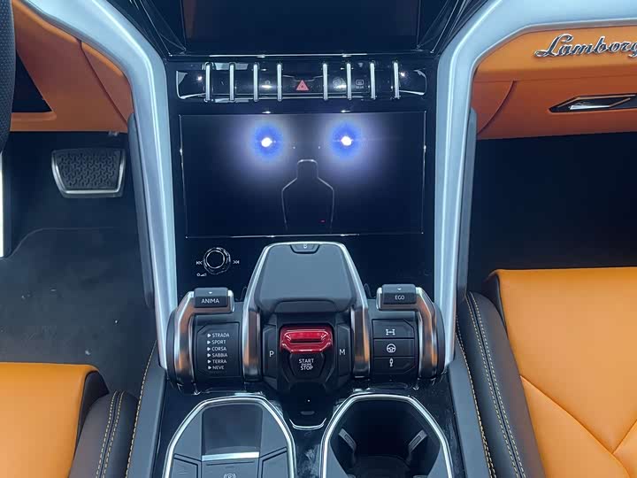 Фото 12 - Lamborghini Urus