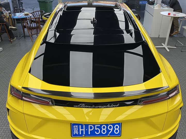 Фото 5 - Lamborghini Urus