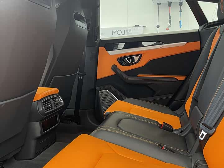 Фото 7 - Lamborghini Urus