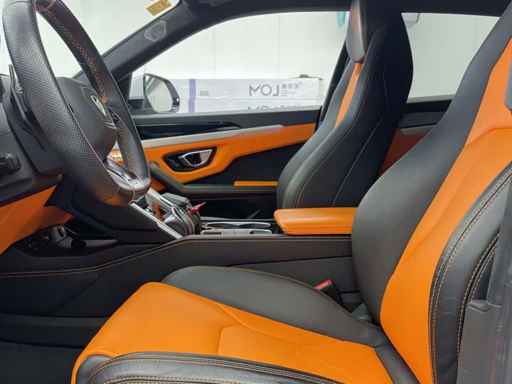 Фото 9 - Lamborghini Urus