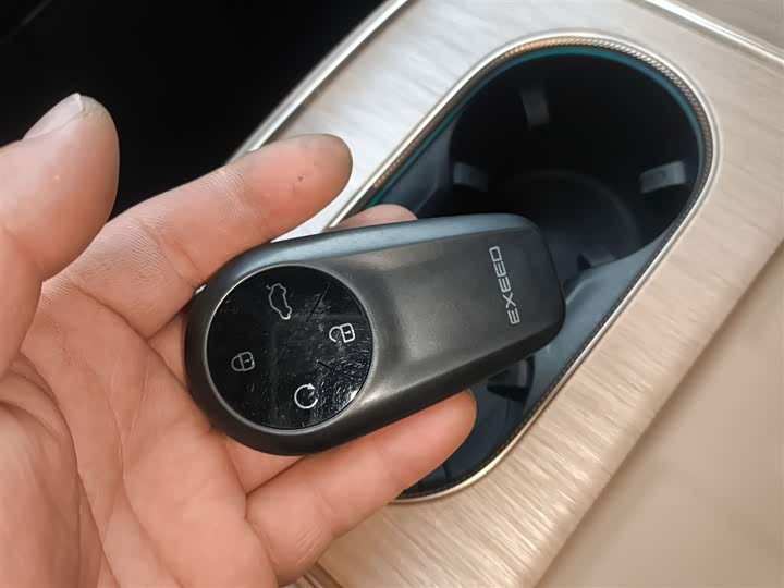 Фото 9 - Exeed Sterra ET