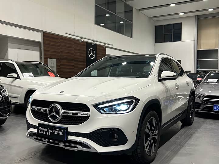 Фото 1 - Mercedes-Benz GLA-Class