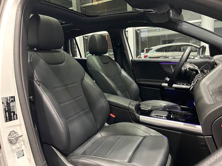 Фото 14 - Mercedes-Benz GLA-Class