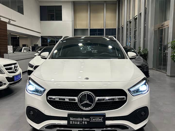 Фото 2 - Mercedes-Benz GLA-Class