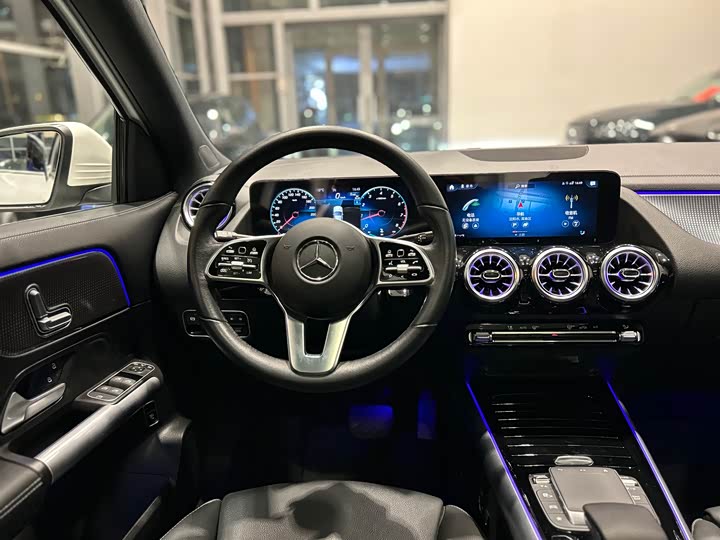 Фото 9 - Mercedes-Benz GLA-Class