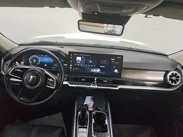 Фото 12 - Tank 400 Hybrid