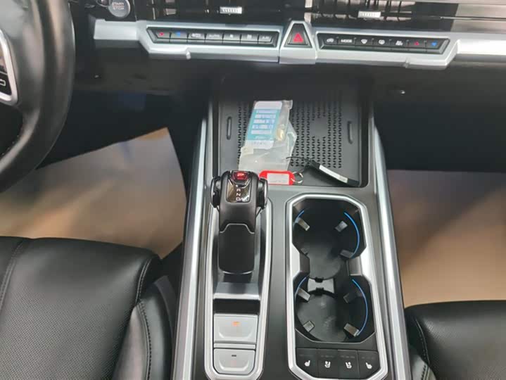 Фото 16 - Tank 400 Hybrid