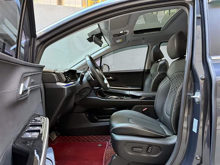 Фото 9 - Hyundai Custo