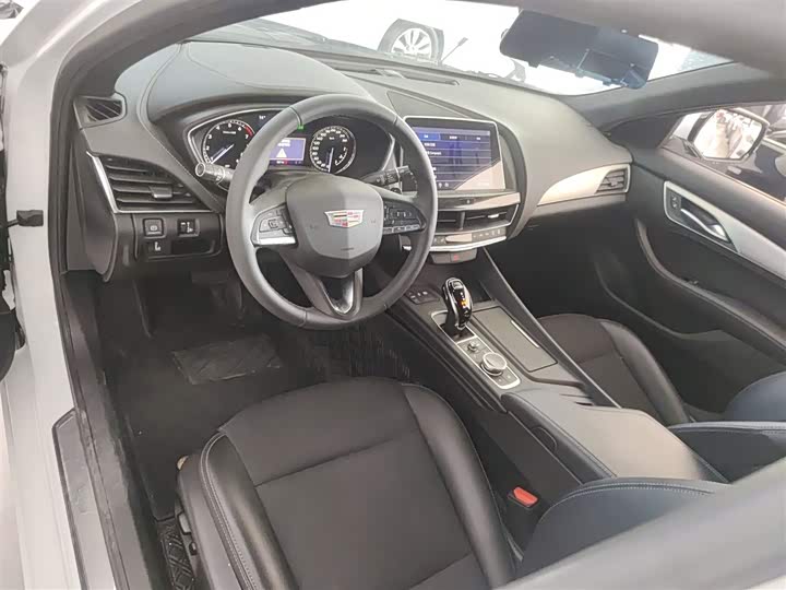 Фото 10 - Cadillac CT5