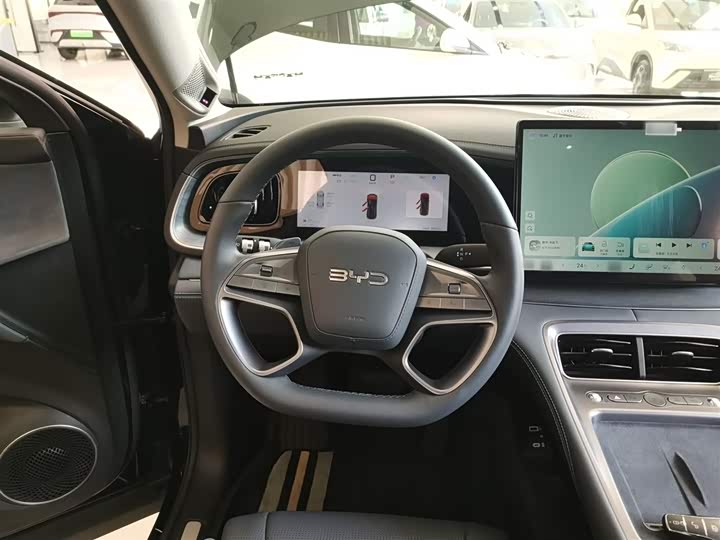 Фото 11 - BYD Sea Lion 07 DM-i Hybrid