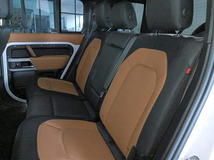 Фото 17 - Land Rover Defender