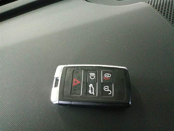 Фото 9 - Land Rover Defender