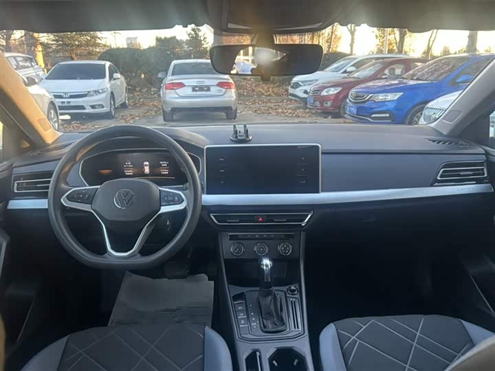 Фото 10 - Volkswagen Lavida