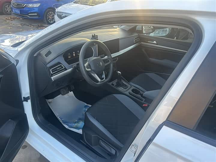 Фото 14 - Volkswagen Lavida