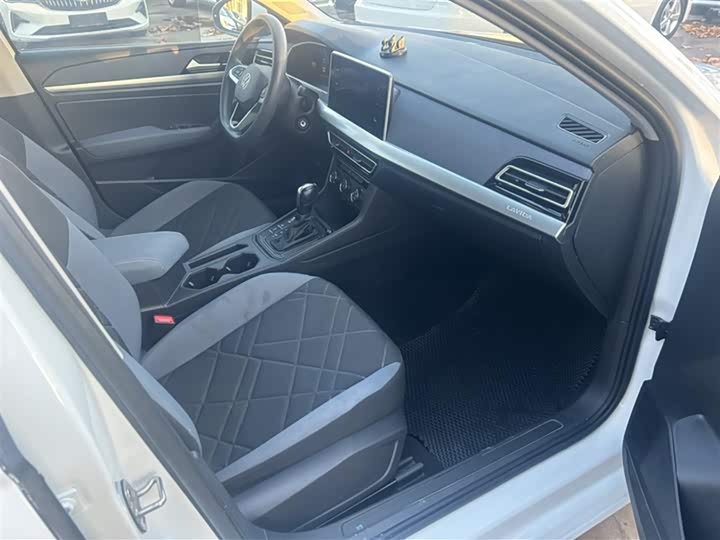 Фото 2 - Volkswagen Lavida