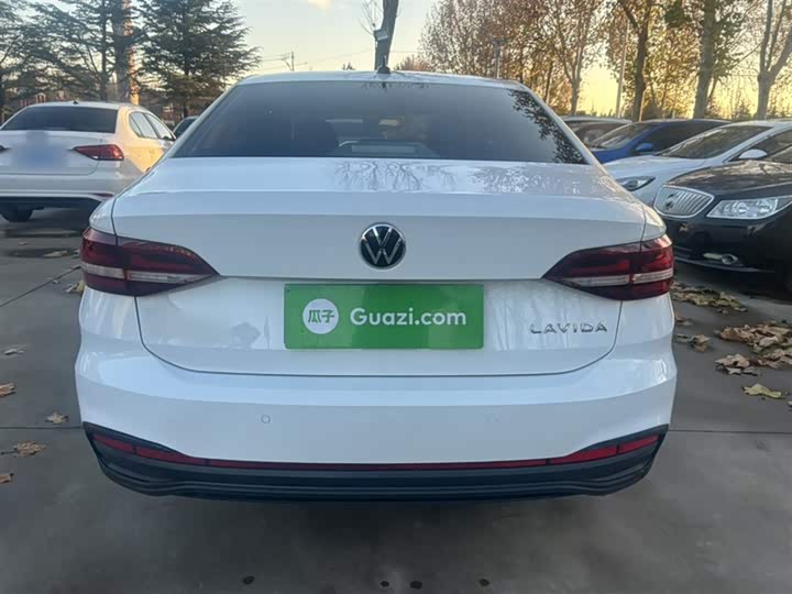 Фото 8 - Volkswagen Lavida