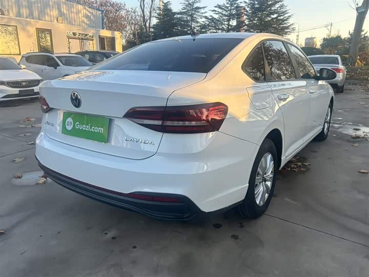 Фото 9 - Volkswagen Lavida