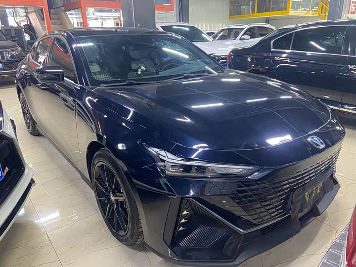 Фото 2 - Changan UNI-V