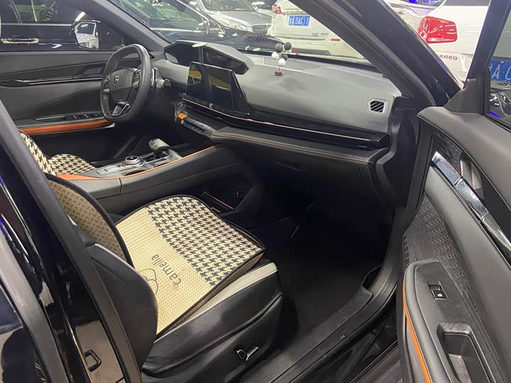 Фото 6 - Changan UNI-V