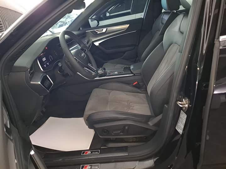 Фото 15 - Audi A6L