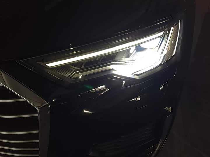 Фото 24 - Audi A6L