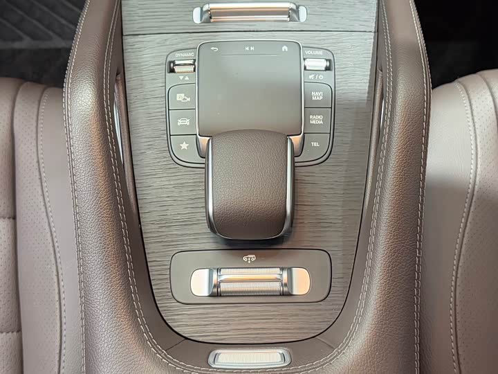 Фото 18 - Mercedes-Benz GLE-Class