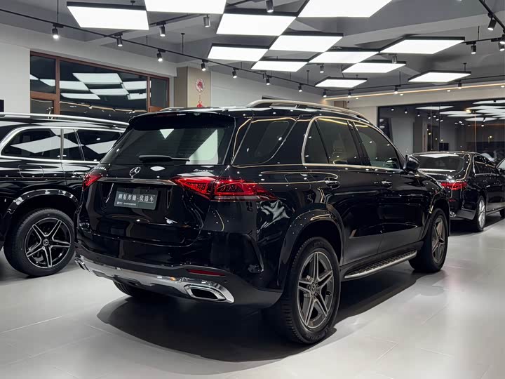 Фото 4 - Mercedes-Benz GLE-Class