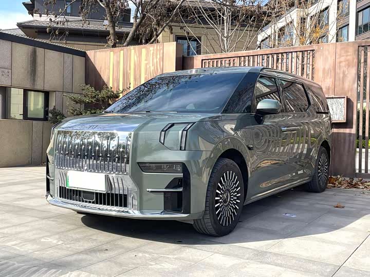 Фото 1 - Zeekr 009