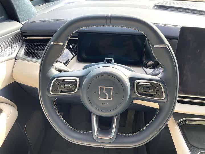 Фото 19 - Zeekr 009