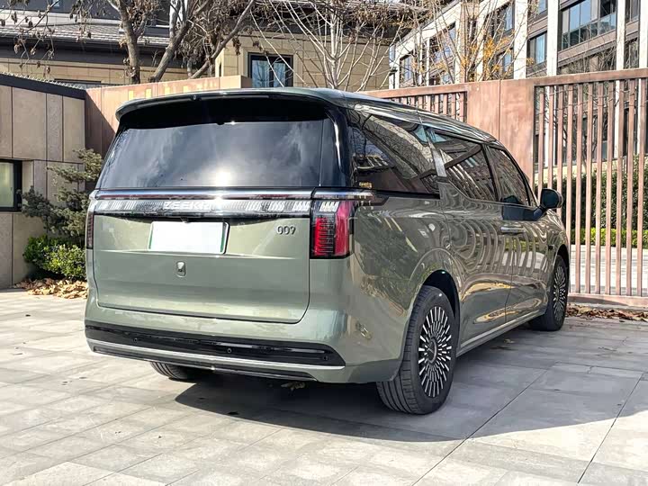 Фото 9 - Zeekr 009