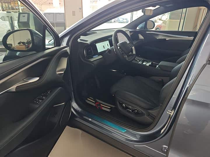 Фото 16 - BYD Sea Lion 07 EV