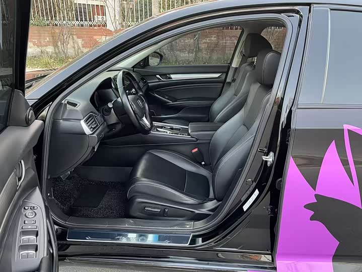 Фото 9 - Honda Accord