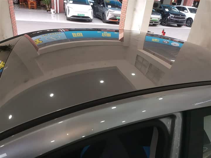 Фото 27 - Geely Geometry G6