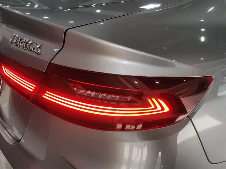 Фото 8 - Geely Geometry G6