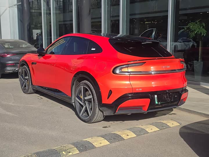 Фото 2 - Xiaomi YU7