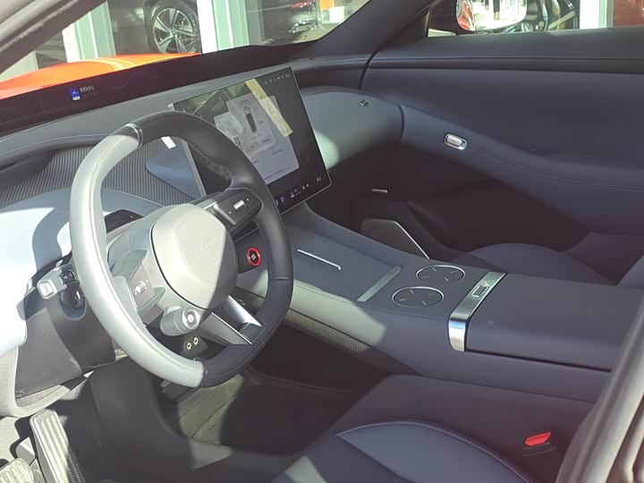 Фото 4 - Xiaomi YU7