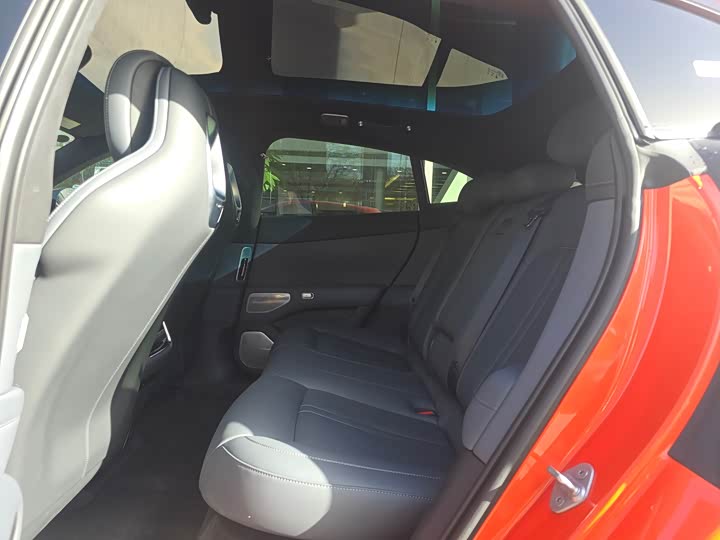 Фото 5 - Xiaomi YU7