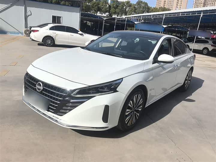 Фото 2 - Nissan Teana