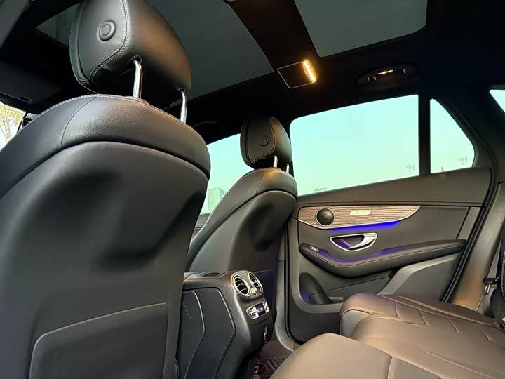 Фото 10 - Mercedes-Benz GLC-Class