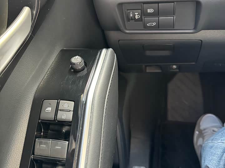 Фото 20 - Toyota Crown Kluger