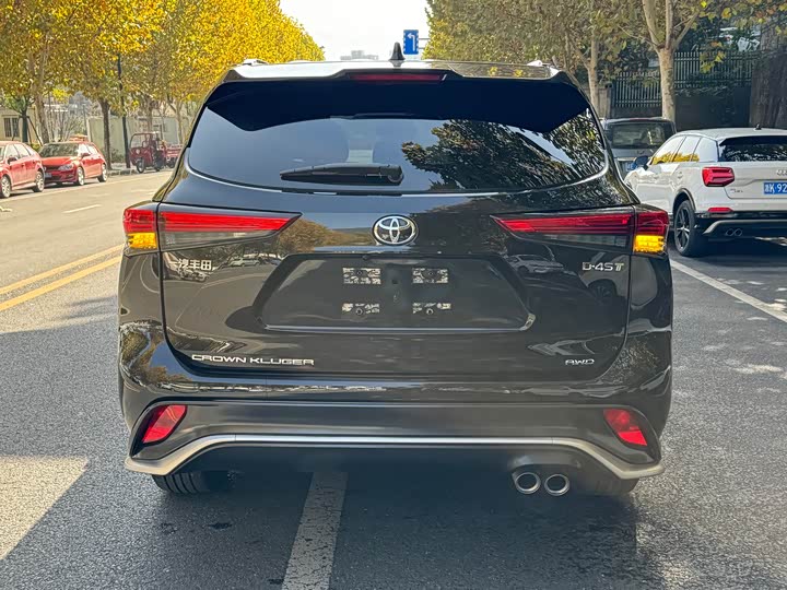 Фото 23 - Toyota Crown Kluger